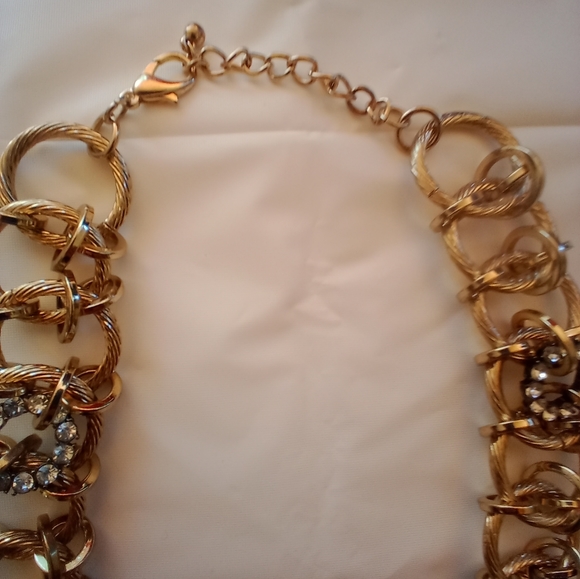 Traci Lynn Gold Tone Chain Chunky Rope Toggle Statement Necklace. - Picture 3 of 4